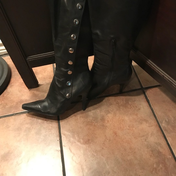Ladies NineWest Button Leather Boots - Picture 3 of 4